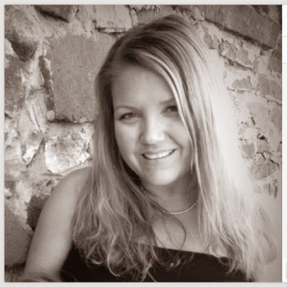 Meet your Posher, Traci - Picture 5 of 5